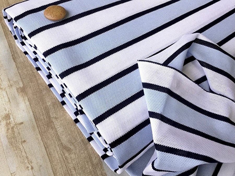 【反売り】やや薄手 Ｔ／Ｃやわらかカノコボーダーニット　ライトブルー×ネイビー×オフ系[ 幅１１０ｃｍ×約１１ｍ巻 ]