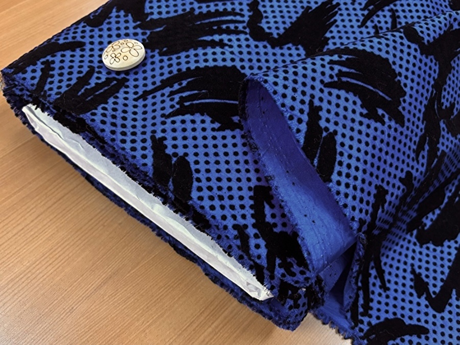 【反売り】  ポリエステル フロッキータフタ　　オリエンタルブルー系 [ 幅１００ｃｍ×約５ｍ巻 ]