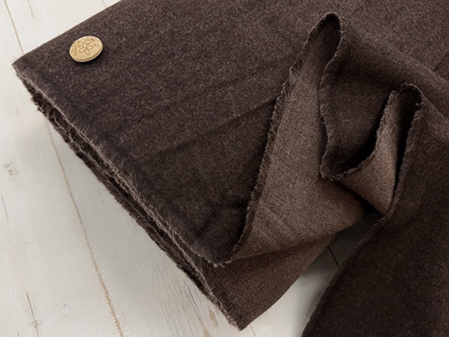 訳あり！【反売り】  Ｔ／Ｃ表起毛クロス 　ダークブラウン系[ 幅１１０ｃｍ×約１０.５ｍ巻 ］