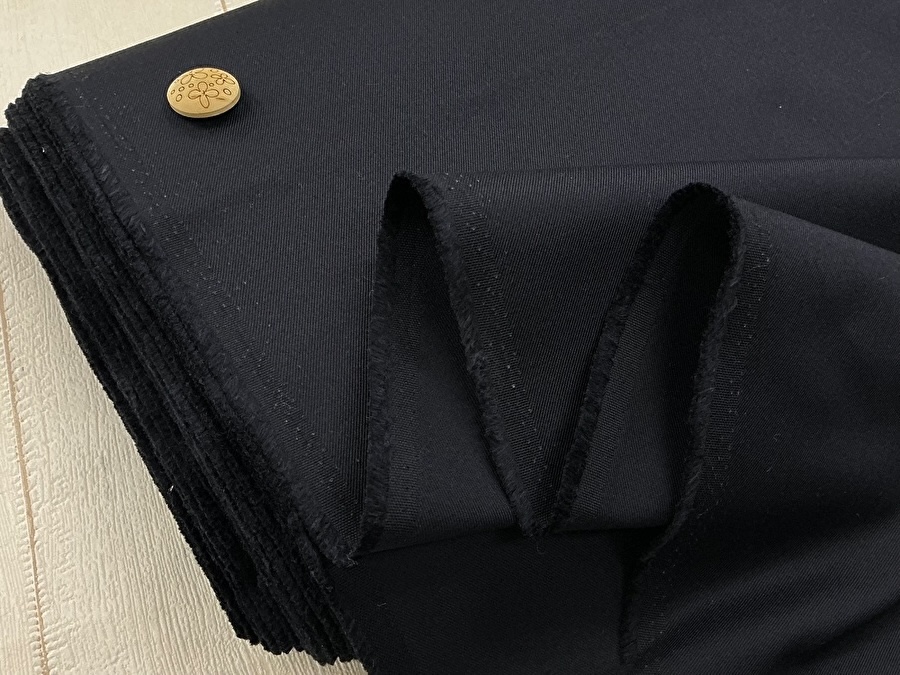 【反売り】　上品な光沢感とハリのあるコットンツイル　ダークネイビー系[ 幅１３５ｃｍ×約７.５ｍ ]