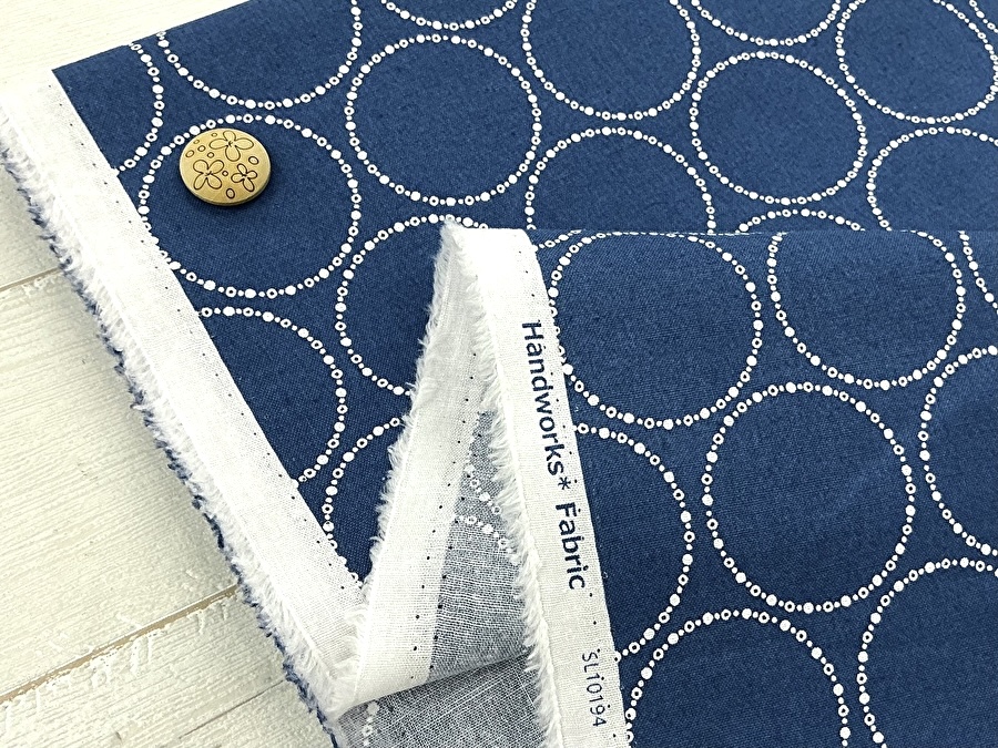 現品処分！ コットンオックスプリント   Handworks Fabric＊サークル柄　ブルー系 [ 幅１０５ｃｍ×約２ｍ ]