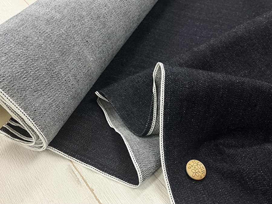 訳あり！【反売り】 約１１オンス ワンウォッシュ 紺耳セルビッチ ストレッチデニム　  ダークネイビー系[ 幅８０ｃｍ×約(３ｍ＋２.５ｍ＋２ｍ)巻 ]
