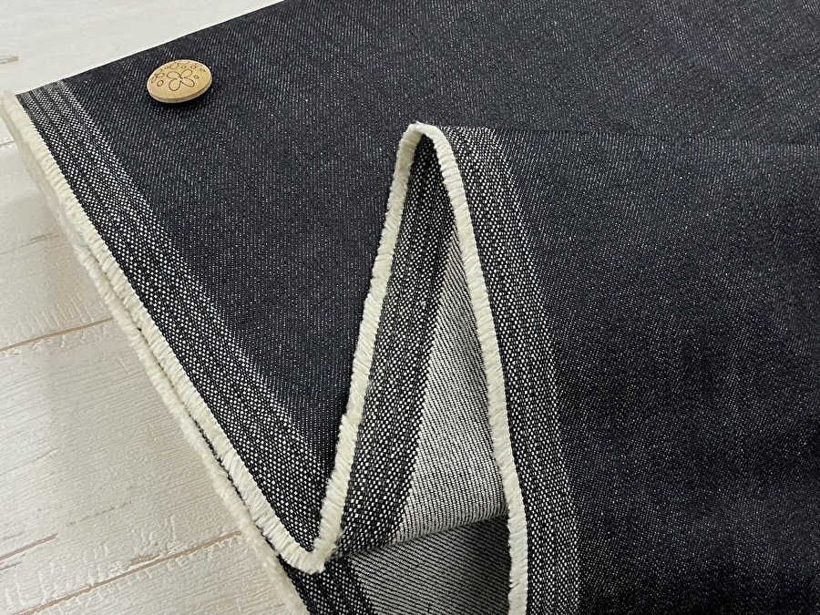 訳あり！【反売り】  約１０オンス　ストレッチデニム　 ダークネイビー系[ 幅１４０ｃｍ×約６.５ｍ ］