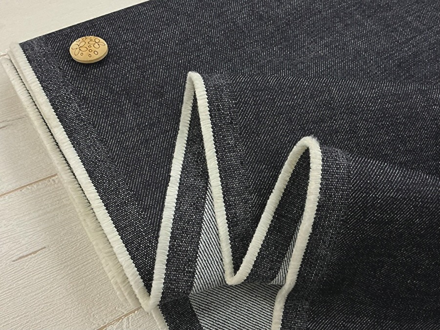 現品処分！ ほどよいハリ感のある約１０オンスデニム 　 ダークネイビー系[ 幅１５０ｃｍ×約２ｍ ]