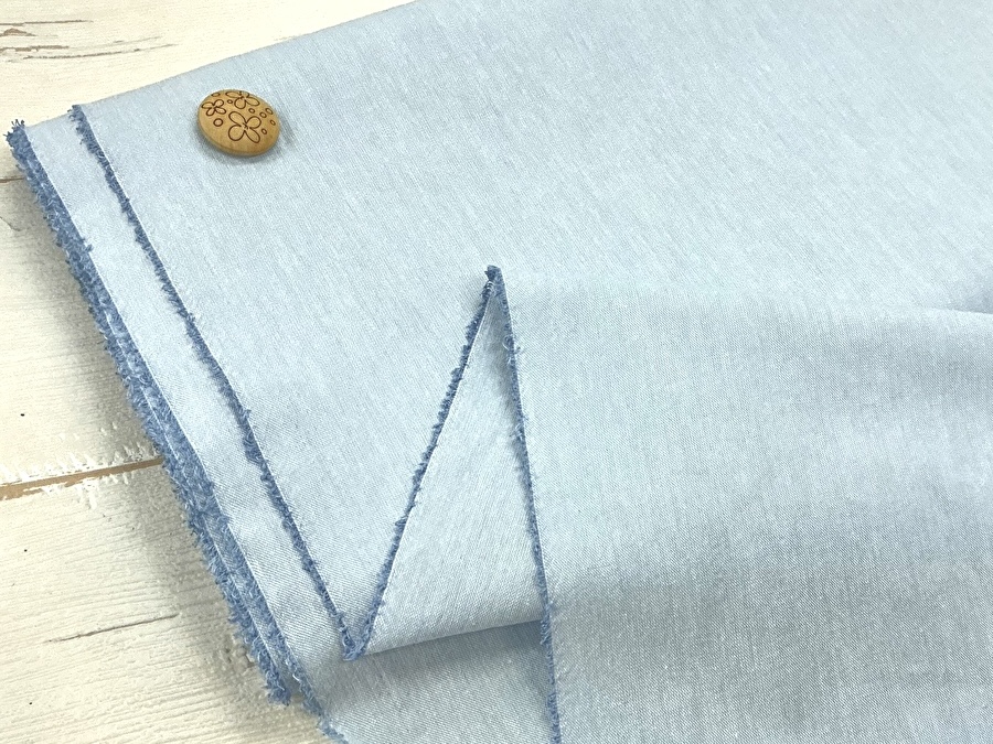 現品処分！  オーガニックコットン Ｔ/ C 交織ダンガリー もみほぐしライク加工　   ライトブルー系[ 幅１１０ｃｍ×約２.５ｍ ]
