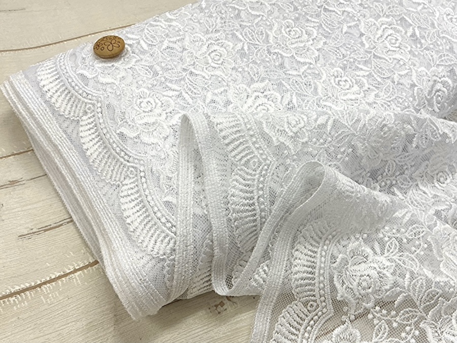 訳あり！【反売り】両耳スカラップのチュールレース＊フラワー　オフホワイト系[ 幅８５ｃｍ×約５ｍ ]