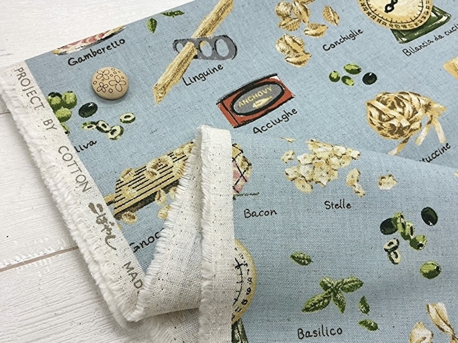 現品処分！綿麻キャンバスプリント＊pasta　ライトブルーグレー系 [ 幅１０５ｃｍ×約２ｍ ］