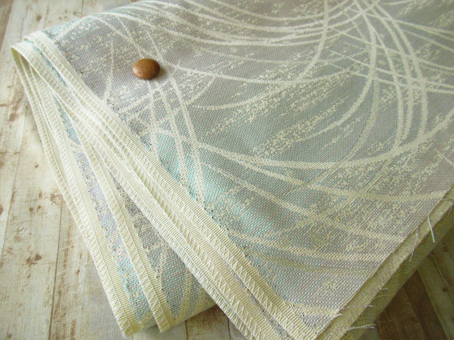 【反売り】　光沢感のある合繊ジャガード『野原柄』　クリームベージュ系　[５ｍカット・１０ｍ カット]