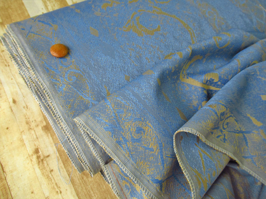 【反売り】　光沢感のあるポリエステルジャガード『クラシカル柄』　くすみブルー×ゴールドベージュ系　[５ｍカット・１０ｍ カット]