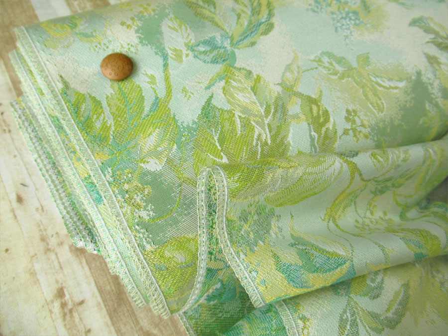 【反売り】　光沢感のあるポリエステルジャガード『ボタニカルリーフ柄』　ライトグリーン系　[５ｍカット・１０ｍ カット]