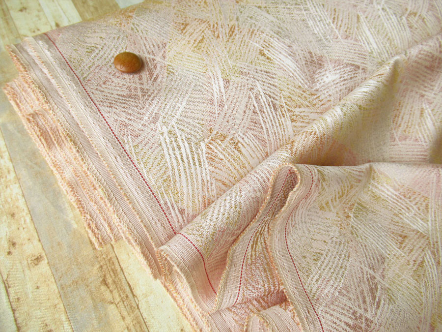 【反売り】　光沢感のあるポリエステルジャガード『アブストラクト柄』　ピンクベージュ系　[５ｍカット・１０ｍ カット]