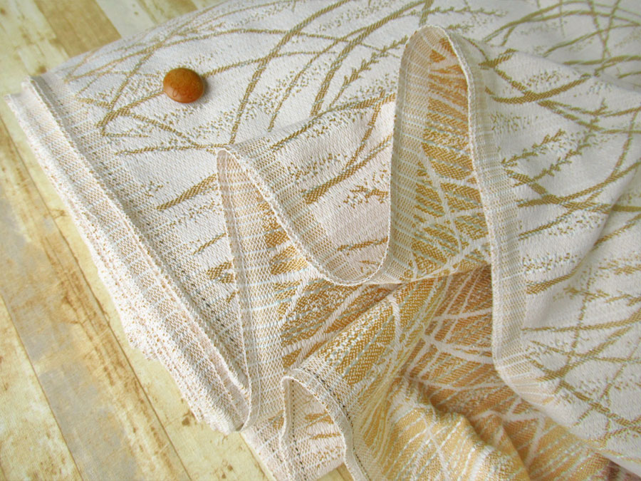 【反売り】　シルバーラメ入りソストジャガード『野原柄』　オフホワイト×ゴールドベージュ系　[５ｍカット・１０ｍ カット]