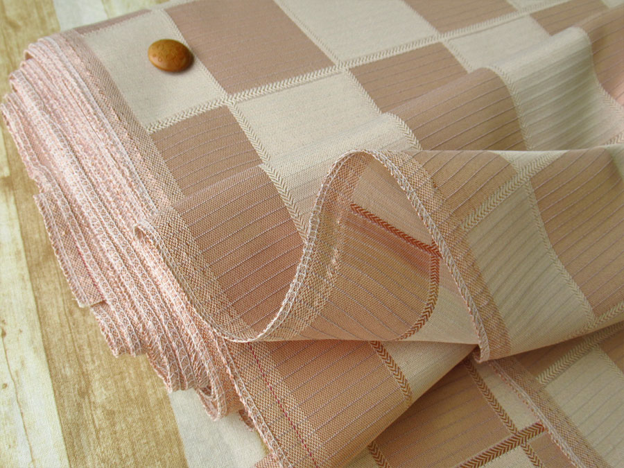 【反売り】　光沢感のあるポリエステルジャガード『ブロックチェック柄』　ピンクベージュ系　[５ｍカット・１０ｍ カット]