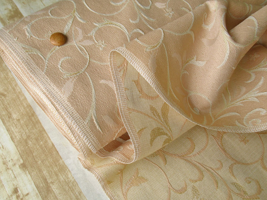 【反売り】　合繊ジャガード『ボタニカル柄』　ピーチベージュ系　[５ｍカット・１０ｍ カット]