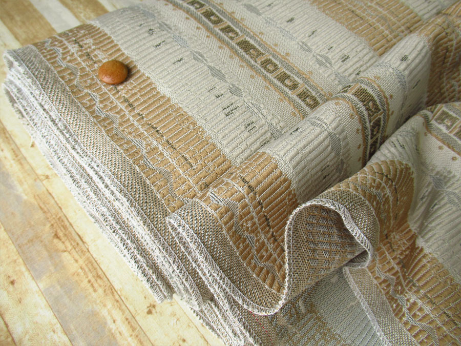 【反売り】　立体織り合繊ジャガード『エスニックストライプ柄』　サンドベージュ系　[５ｍカット・１０ｍ カット]