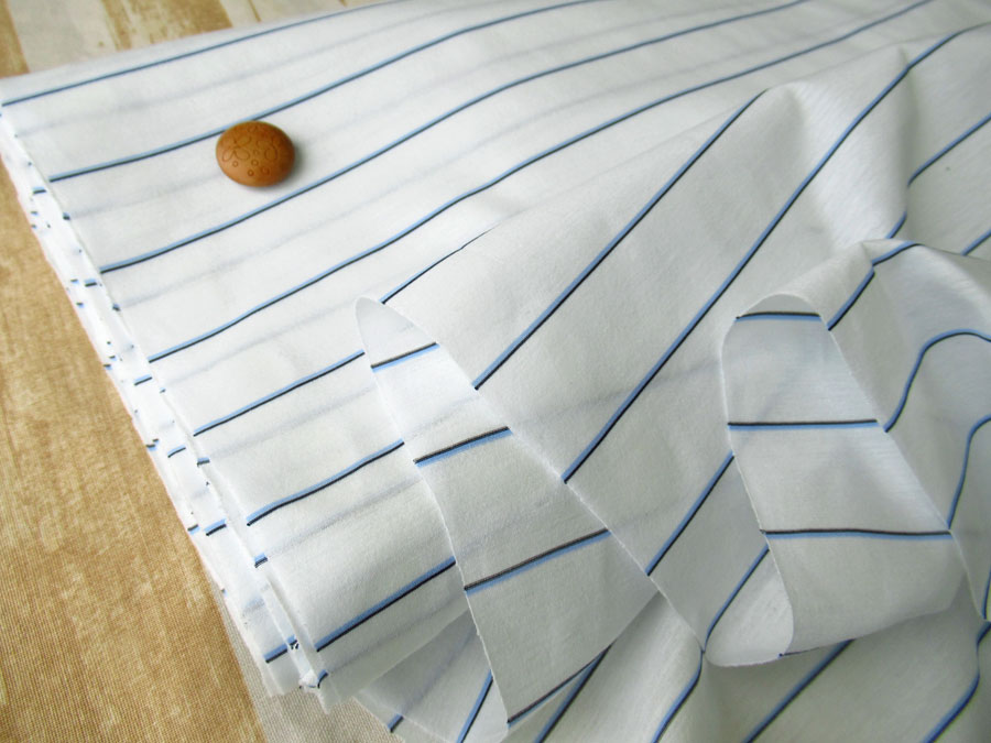 【反売り】　薄手細ボーダー天竺ニット　パウダーブルー×ライトブルー×ブラック系[ 幅１６０ｍ×約４ｍ巻 ]