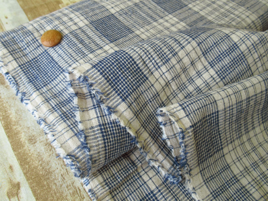 現品処分！　COTTON LINEN NEP Y/D PLAID[コットンリネンネップチェック]　ナチュラル(カス残し)×ネイビー系 [ 幅１０５ｃｍ×約１．８ｍ巻 ]