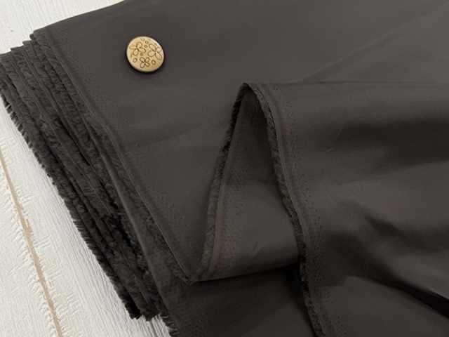 訳あり！【現品処分】  キュプラ裏地　ダークカーキブラウン系[ 幅１３５ｃｍ×約５.５ｍ］