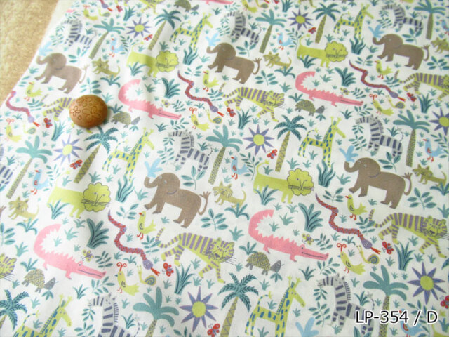 【新品タグ付き】リバティ LIBERTY fabric 春夏物パジャマ（L） LIBERTY タナローン ＊2022 春夏柄/PARADISE LANDS