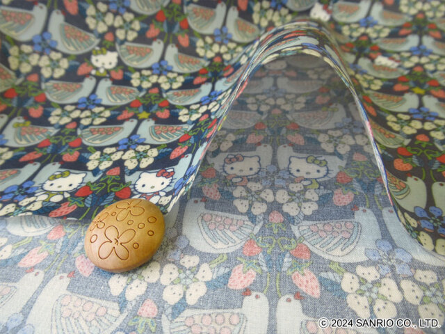 ハローキティ×リバティ・ファブリックス ツヤ消しラミネート(ビニール
