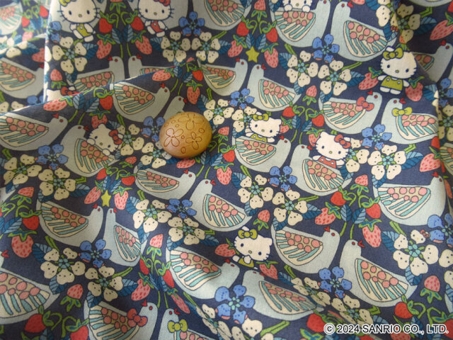 ハローキティ×リバティ・ファブリックス タナローン 2024＊秋冬柄