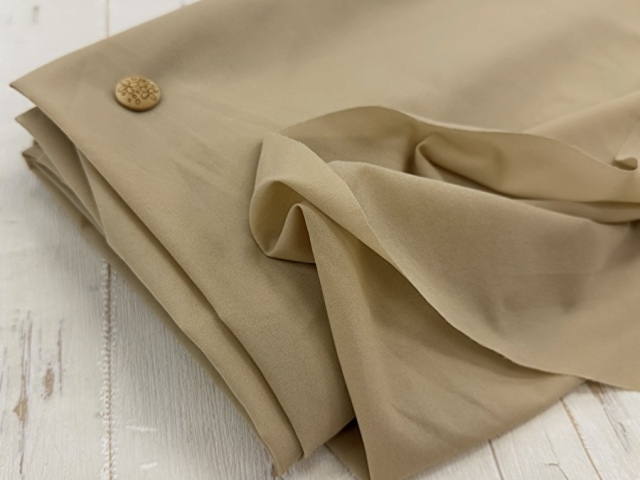 訳あり！【現品処分】 [普通地タイプ] ニット用織物接着芯　ダークベージュ系[ 幅１１０ｃｍ×約７ｍ］