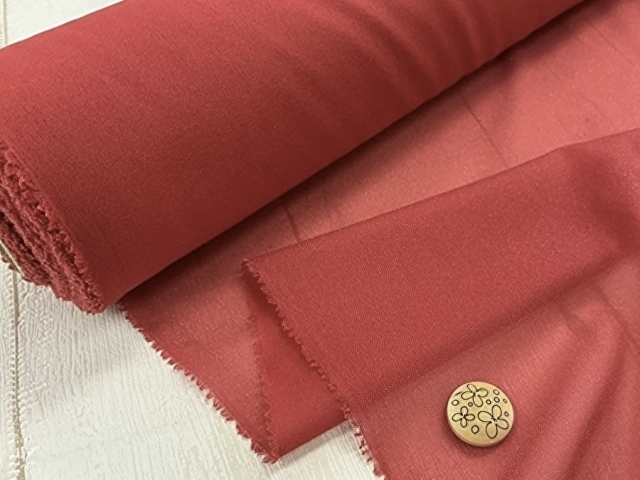 【反売り】  [普通地] ニット用織物接着芯　レッド系 [ 幅１１０ｃｍ×約１４ｍ巻 ]