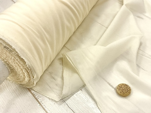 【反売り】 [やや薄手タイプ] ニット用織物接着芯　アイボリー系 [ 幅１２０ｃｍ×約３６ｍ巻 ]