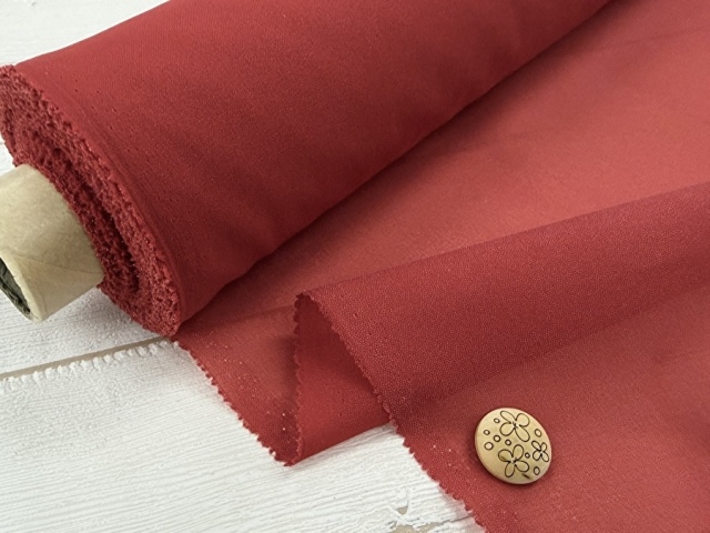 【反売り】 [普通地] ややハリ感のある弱撥水・織物接着芯 　レッド系 [ 幅１１０ｃｍ×約１６ｍ巻 ]