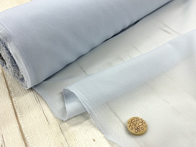 【反売り】  [普通地] ニット用織物接着芯　パウダーブルー系 [ 幅１１０ｃｍ×約１７ｍ巻 ]