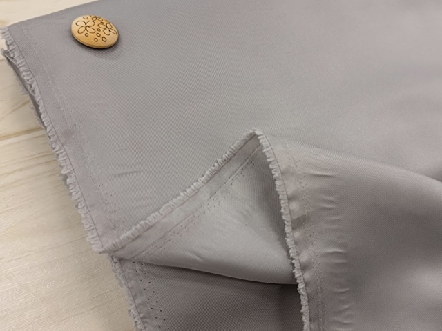 訳あり！【現品処分】  ポリエステルツイル裏地　ライトグレー系[ 幅１２０ｃｍ×約８ｍ］