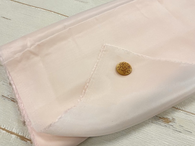 訳あり！【現品処分】 キュプラ裏地 ベビーピンク系 [ 幅135ｃｍ×約2m］