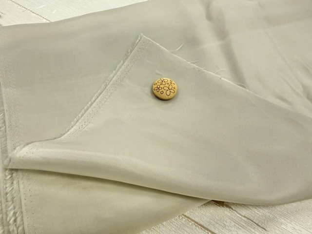 訳あり！【現品処分】  １35ｃｍ幅　キュプラ裏地　グレージュ系[ メーター選択制 ]