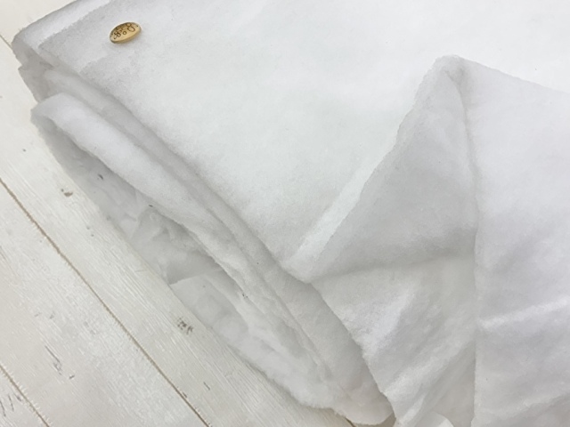 反売り】 厚手 ややボリュームのある目の詰まったキルト綿 オフ