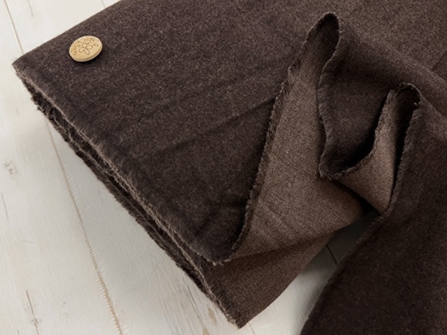 訳あり！【反売り】  Ｔ／Ｃ表起毛クロス 　ダークブラウン系[ 幅１１０ｃｍ×約１０.５ｍ巻 ］