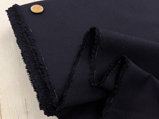 【反売り】  ワイド幅  ポリエステル ギャバジン風　 ネイビー系[ 幅１４５ｃｍ×約９.５ｍ巻 ]