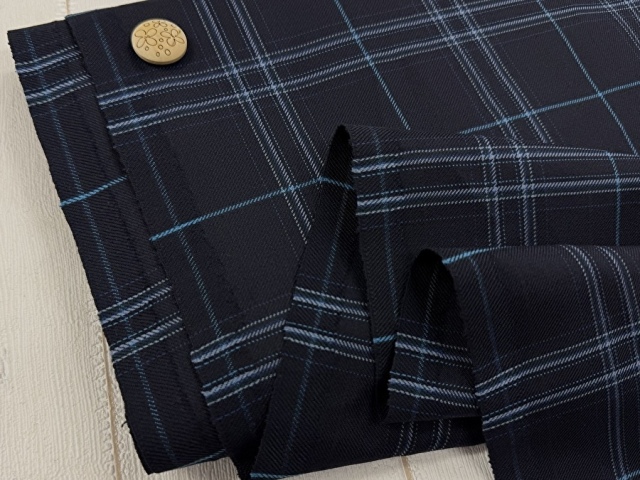 【反売り】　幅１５０ｃｍ・Ｔ/Wチェックギャバジン　ダークネイビー系　[ 幅１５０ｃｍ×約４ｍ ]