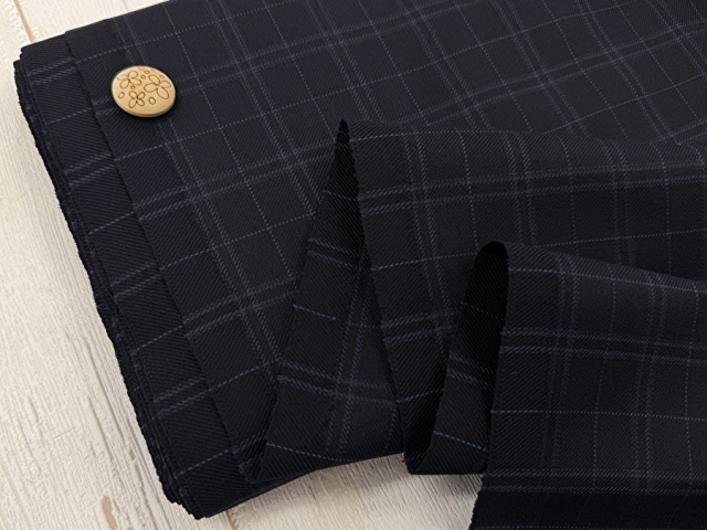 反売り】 幅150cm・T/Wチェックギャバジン ネイビーブラック系