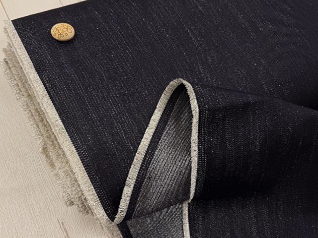 【反売り】  約１０オンス　ほどよいハリ感のあるラメ入りデニム　  ダークネイビー系[ 幅１５０ｃｍ×約１０ｍ ］