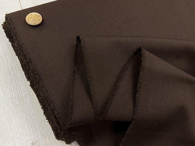 【反売り】  ワイド幅  ハリ感のあるＴ／Ｃカツラギ　  ブラウン系[ 幅１４５ｃｍ×約５.５ｍ ]