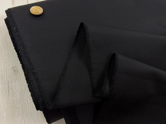 【反売り】  パリッとハリのあるＴ／Ｃツイル　  ブラック系[ 幅１４５ｃｍ×約７ｍ ]