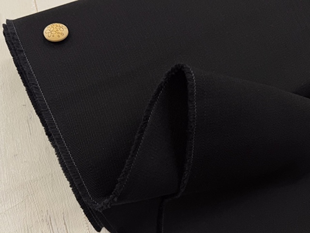 【反売り】 約１２オンス   パリッとハリのあるブラックデニム　ブラック×ブラック系[ 幅１５０ｃｍ×約６.５ｍ ]