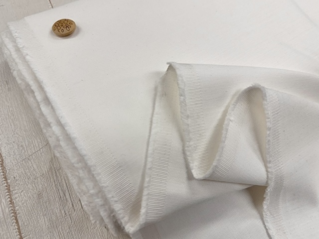 【反売り】　ワイド幅  ミリタリー スラブ サテン　 オフホワイト系[ 幅１４０ｃｍ×約８ｍ ]