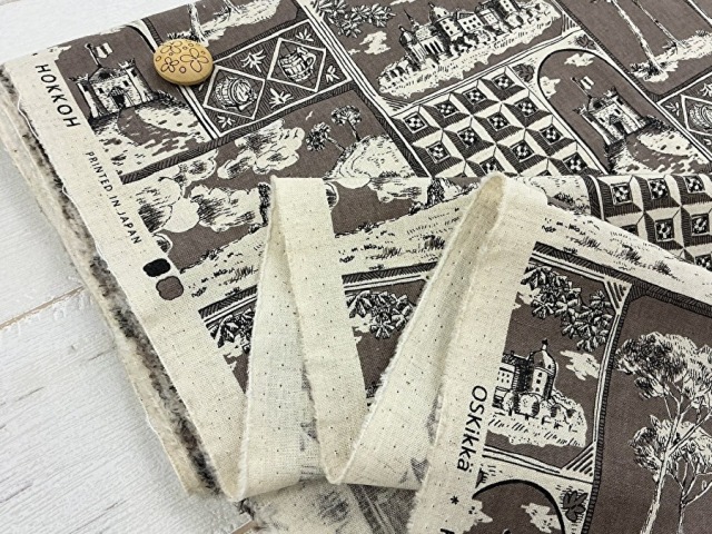 現品処分！ 綿麻シーチングプリント   HOKKOH Oskikka＊お城とふくろう 　モカブラウン系 [ 幅１０８ｃｍ×約２.５ｍ ]