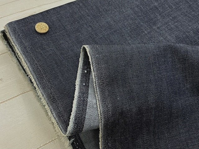 【反売り】  約１０オンス ストレッチデニム　 ダークネイビー系[ 幅１５０ｃｍ×約(３.３ｍ＋１.２ｍ) ］