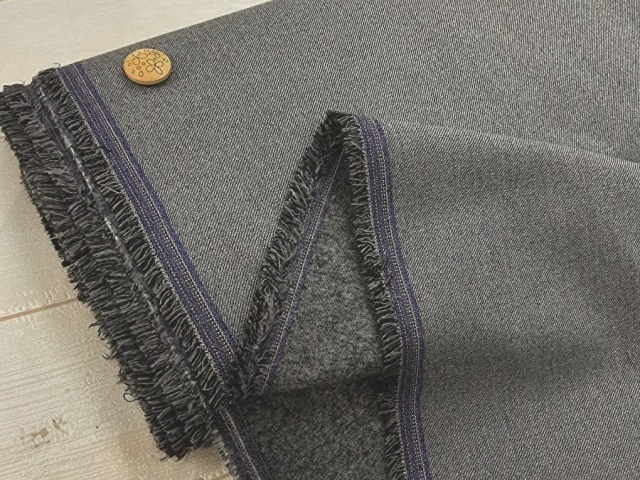 【反売り】SOFTTHERMO(ソフトサーモ) ツーウェイ裏起毛ストレッチツイル『Mix Chambray(ミックスシャンブレー)』　グレーチャコール系[ 幅１３５ｃｍ×約(２ｍ＋１ｍ＋０.７ｍ) ]