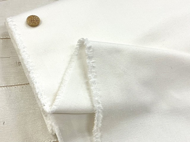 【反売り】COTTON YARN DYED DENIM 10oz　-弱ムラ先染めデニム-　オフホワイト系[ 幅１４５ｃｍ×約４.８ｍ ]
