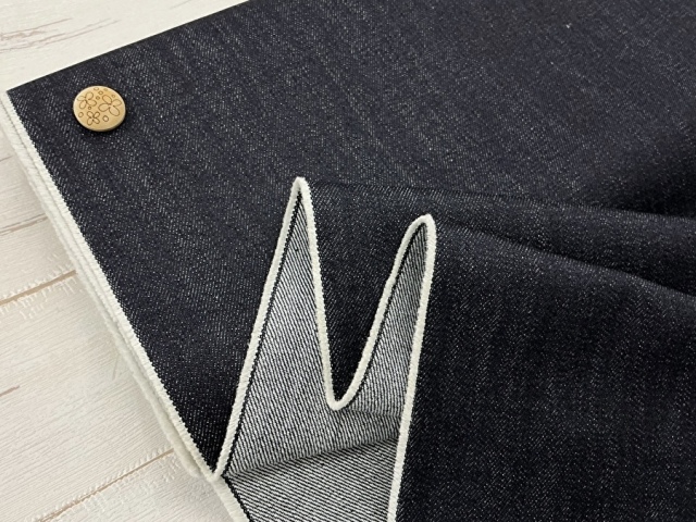 現品処分！ 約１３オンス　ムラデニム　ダークネイビー系[ 幅１４０ｃｍ×約(１.８ｍ＋１ｍ) ]