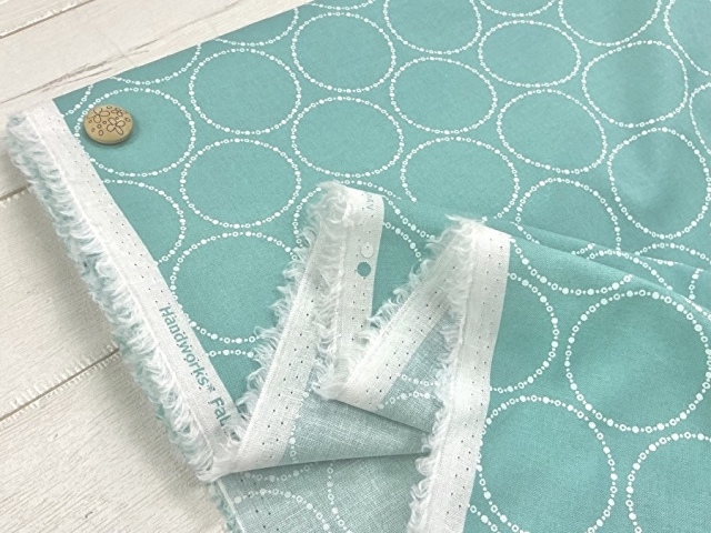 【反売り】綿麻キャンバスプリント  『Handworks Fabric＊サークル柄』   ミントブルー系[ 幅１０５ｃｍ×約４.３ｍ ]