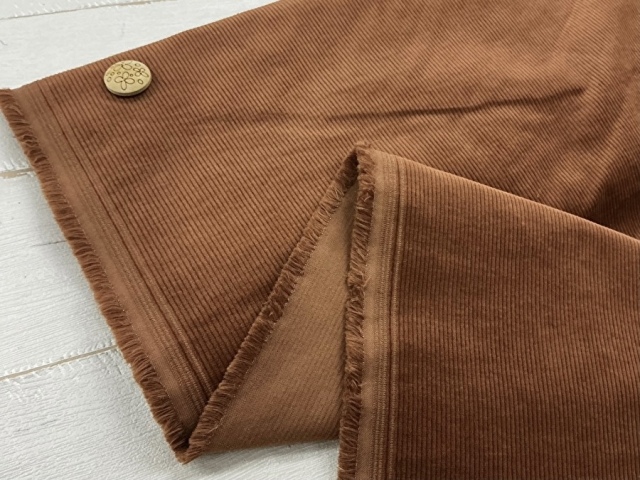 現品処分！ワイド幅　オルセンストレッチコーデュロイ　　レンガ色系 [ 幅１３４ｃｍ×約２ｍ ］